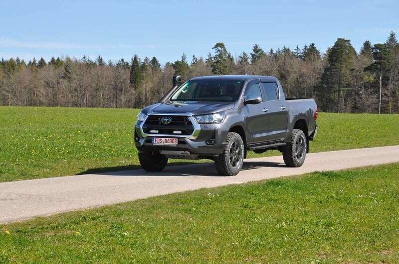 Neu Toyota HiLux Comfort 204 PS (150 kW) 2025 Marlingrau Abholung