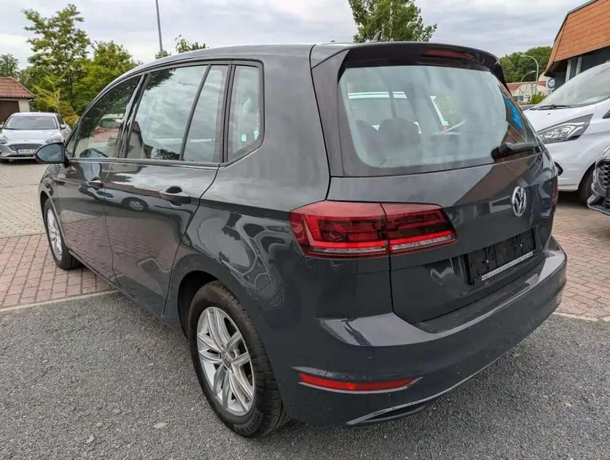 Gebraucht VW Golf VIII Comfortline 150 PS (110 kW) 2020 Uranograu Van / Kleinbus