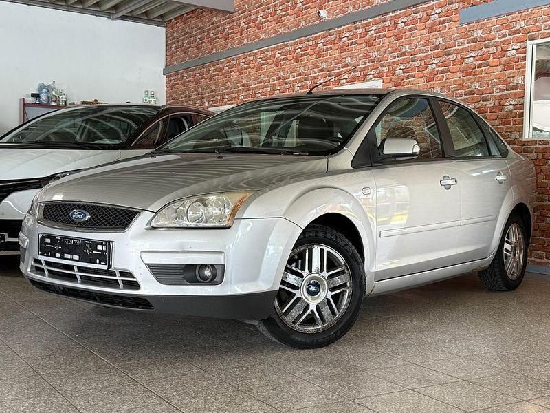 Gebraucht Ford Focus Ghia 145 PS (106 kW) 2007 Silber Limousine