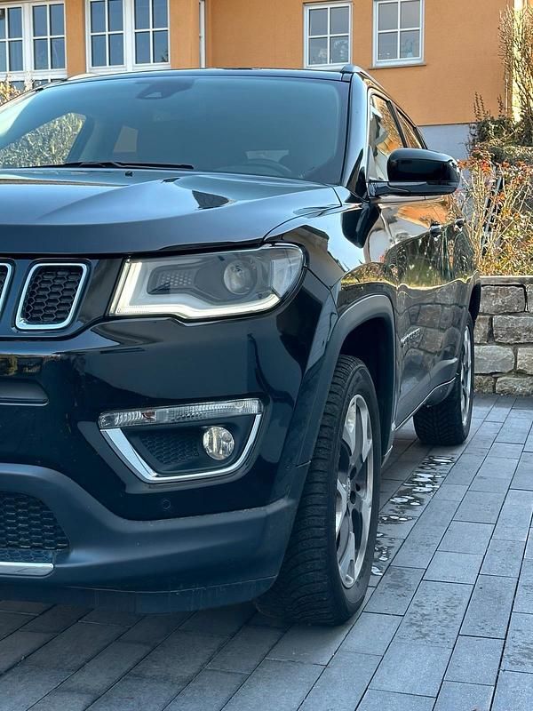 Gebraucht Jeep Compass Limited 170 PS (125 kW) 2020 Schwarz SUV
