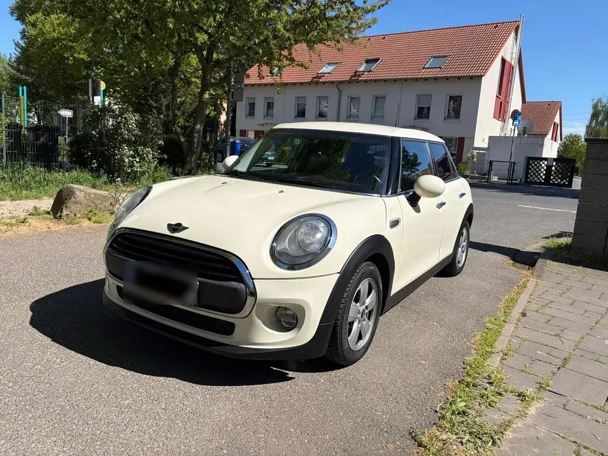 Używany Mini One D Pepper 102 KM (75 kW) 2017 Biały Hatchback