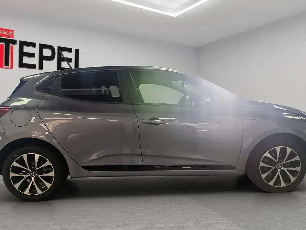 Gebraucht Mitsubishi Colt Plus 91 PS (66 kW) 2024 Grau Limousine