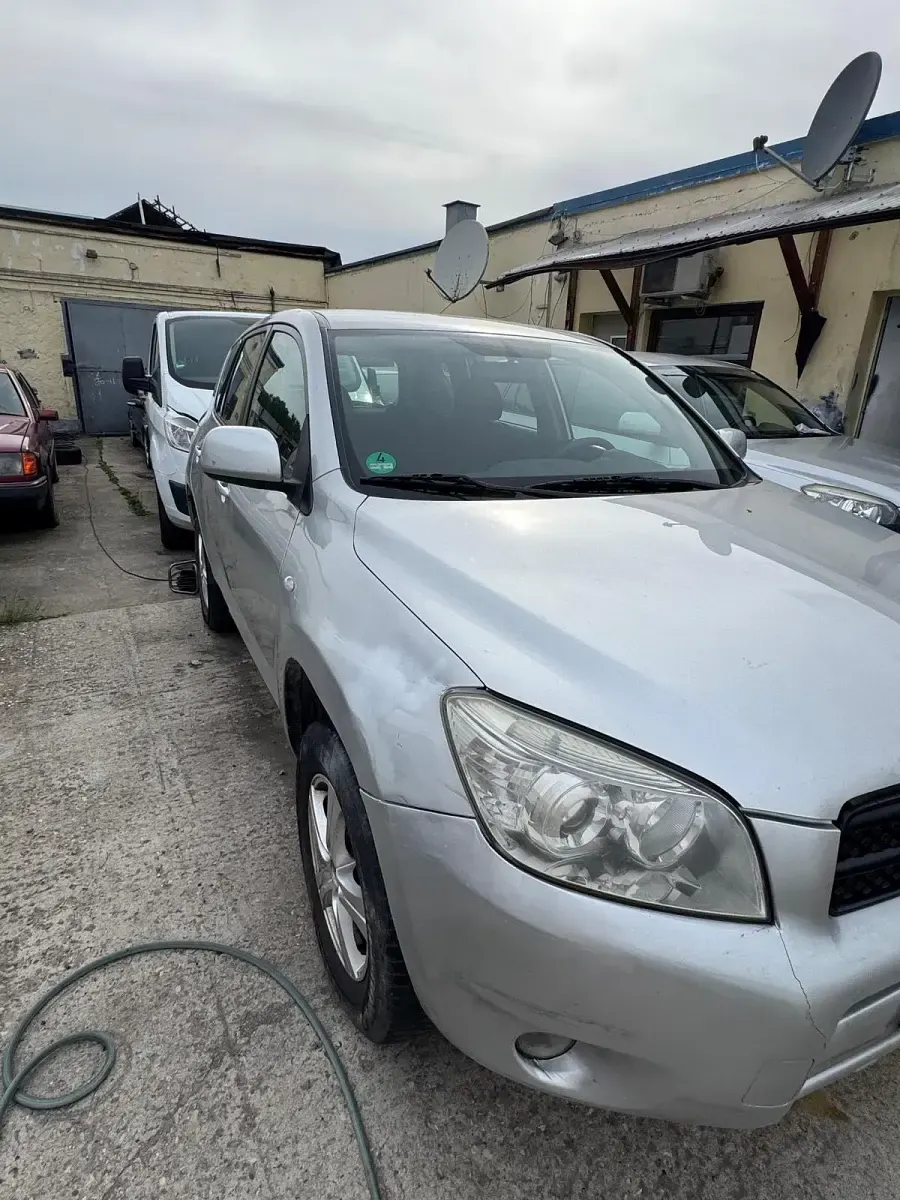 Gebraucht Toyota RAV4 152 PS (111 kW) 2006 Silber SUV