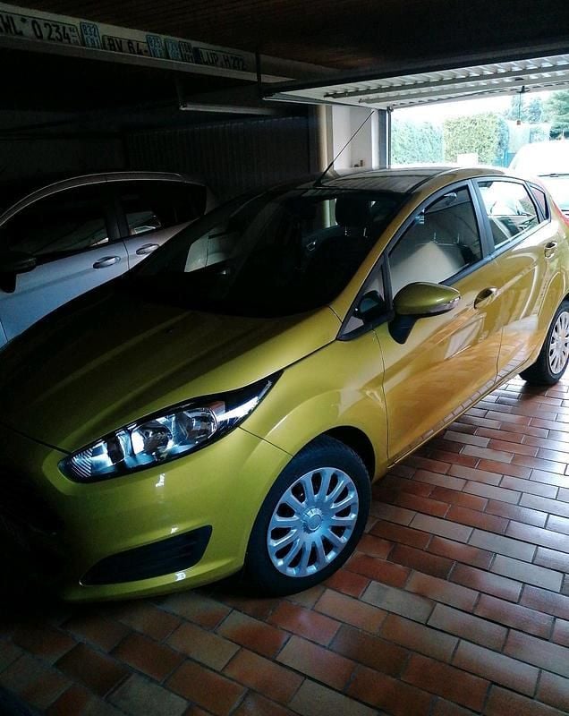 Gebraucht Ford Fiesta 100 PS (73 kW) 2013 Andere farben Kleinwagen