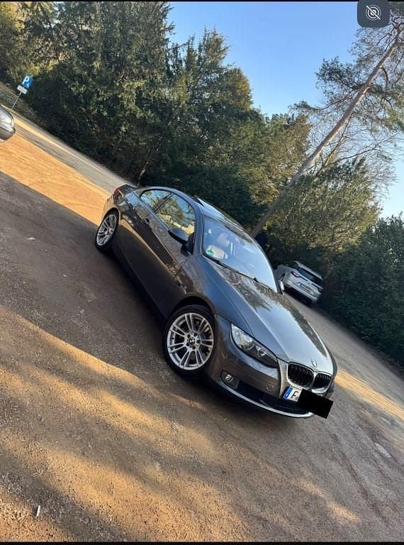 Gebraucht BMW 330 231 PS (169 kW) 2007 Grau Coupé