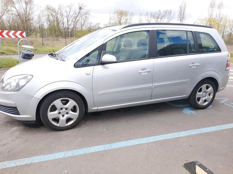 Gebraucht Opel Zafira 100 PS (73 kW) 2008 Silber Van / Kleinbus