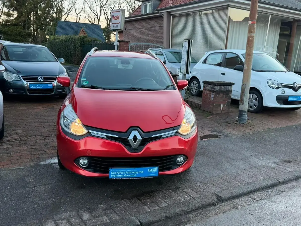 Gebraucht Renault Clio GrandTour Dynamique 90 PS (66 kW) 2015 Rot Kombi