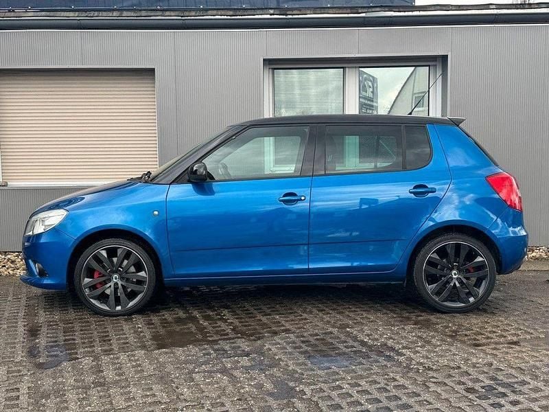 Gebraucht Skoda Fabia vRS 179 PS (131 kW) 2011 Blau Limousine