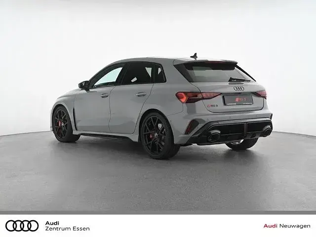 Neu Audi RS3 Sport 400 PS (294 kW) 2026 Grau Limousine