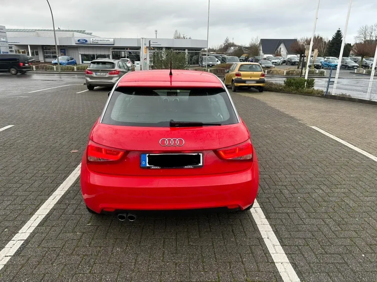 Gebraucht Audi A1 Design 122 PS (89 kW) 2011 Rot Kleinwagen