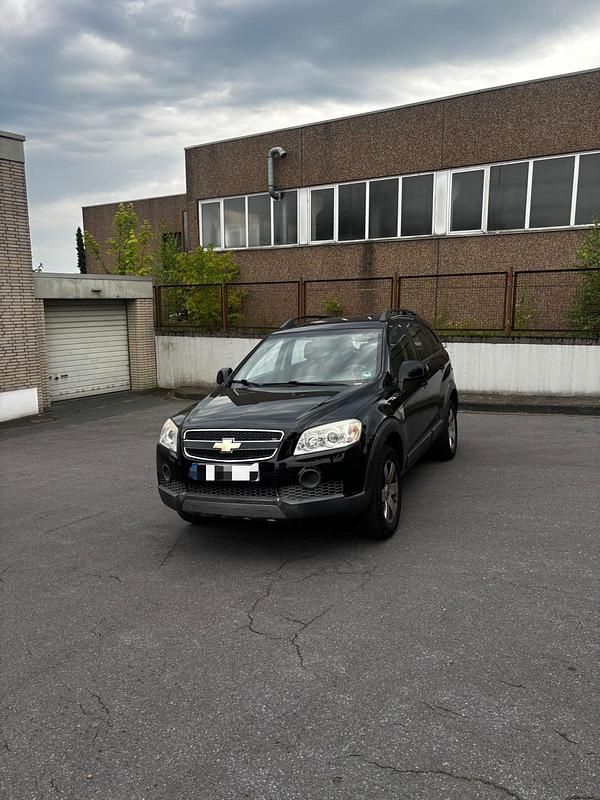 Schwarz Gebraucht 2007 Chevrolet Captiva SUV | 3.950 € - Bild 1/4