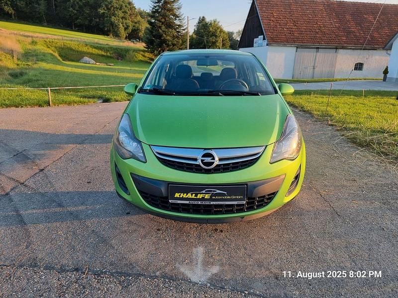 Gebraucht Opel Corsa Active 69 PS (50 kW) 2013 Grün Limousine
