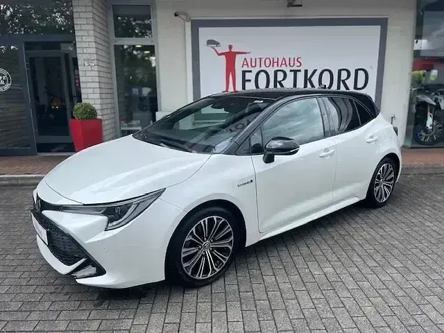 Gebraucht Toyota Corolla Style 179 PS (131 kW) 2019 (070) novaweiss perleffekt Limousine