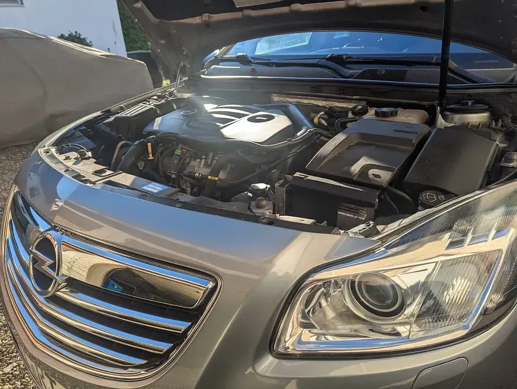 Gebraucht Opel Insignia Cosmo 220 PS (161 kW) 2009 Silber Kombi