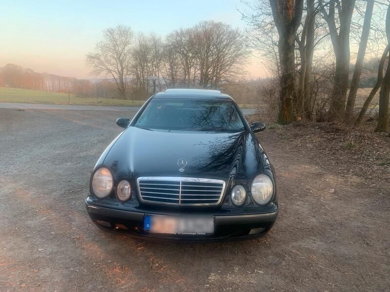 Schwarz Gebraucht 1998 Mercedes CLK230 Sport Edition Coupé | 3.749 € (Fairer Preis) - Bild 1/4