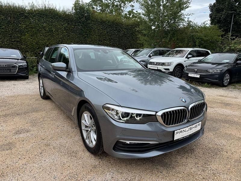 Blau Gebraucht 2019 BMW 520 Kombi | 21.499 € (Superpreis) - Bild 1/4