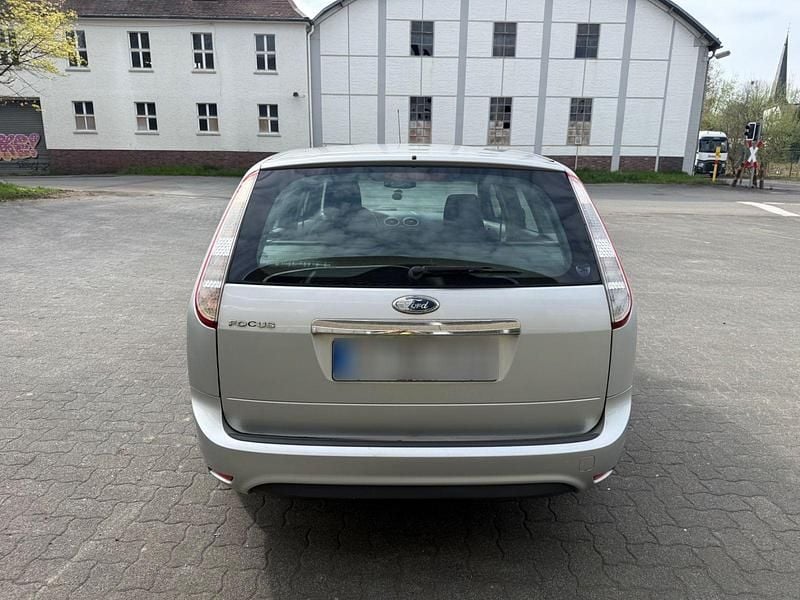 Second-hand Ford Focus Style 116 CP (85 kW) 2008 Argintiu Break