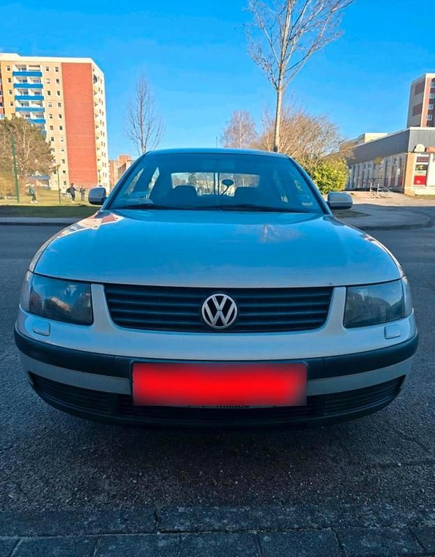 Second-hand VW Passat 141 CP (103 kW) 2000 Berlinǎ