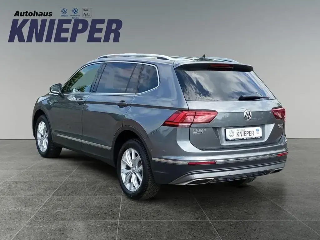 Gebraucht VW Tiguan Allspace Highline 220 PS (161 kW) 2018 Platinum grey metallic SUV