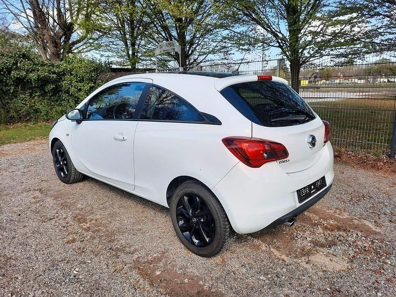 Gebraucht Opel Corsa Color Edition 90 PS (66 kW) 2016 Weiß Kleinwagen