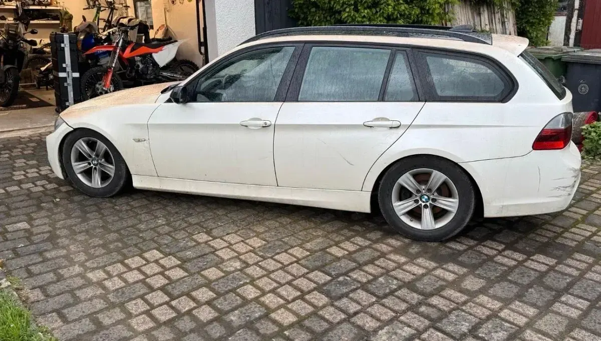 Gebraucht BMW 320 177 PS (130 kW) 2008 Silber Kombi