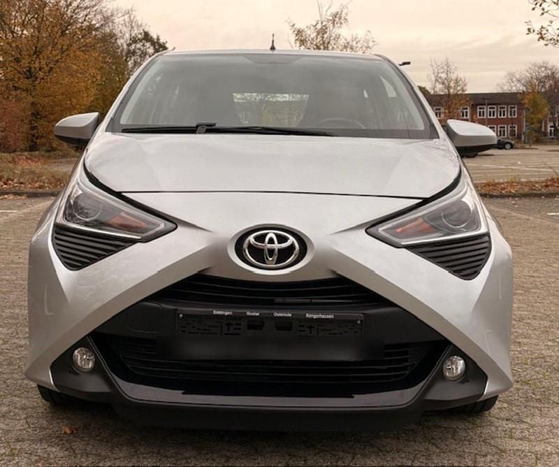 Gebraucht Toyota Aygo Connect Style 72 PS (52 kW) 2019 Silber Kleinwagen