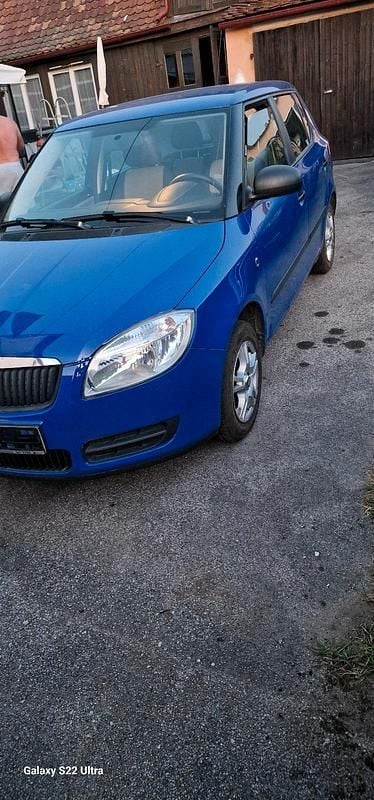 Blau Gebraucht 2009 Skoda Fabia Kleinwagen | 1.100 € (Superpreis) - Bild 1/4