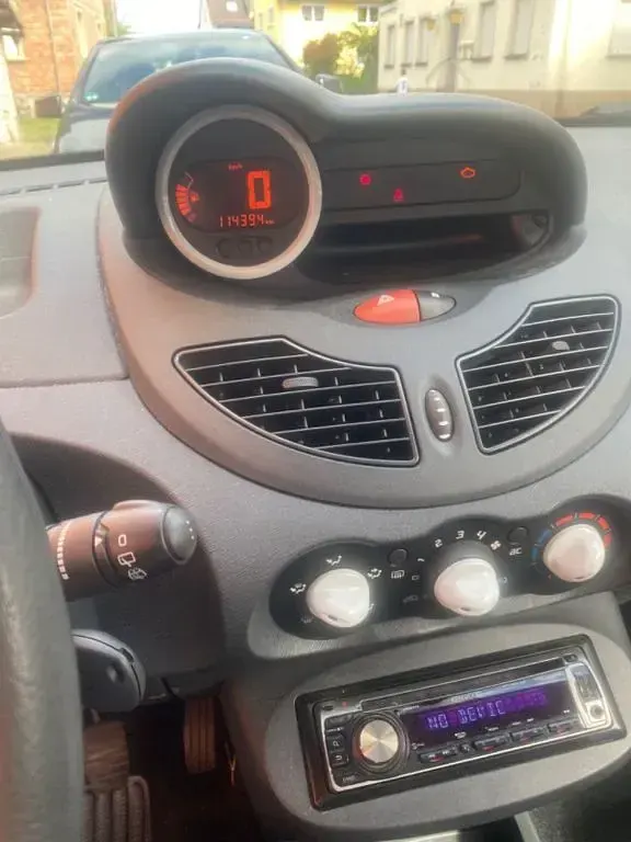 Używany Renault Twingo Expression 75 KM (55 kW) 2011 Czarny Hatchback