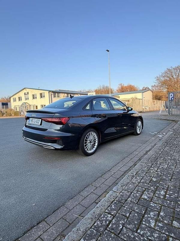 Używany Audi A3 Advanced 150 KM (110 kW) 2023 Szary Sedan/Limuzyna