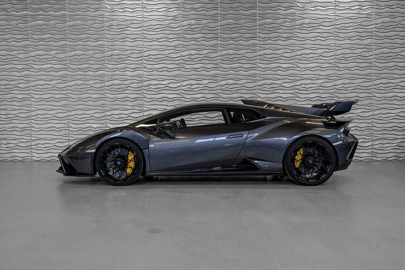 Gebraucht Lamborghini Huracán 640 PS (470 kW) 2023 Grau Coupé