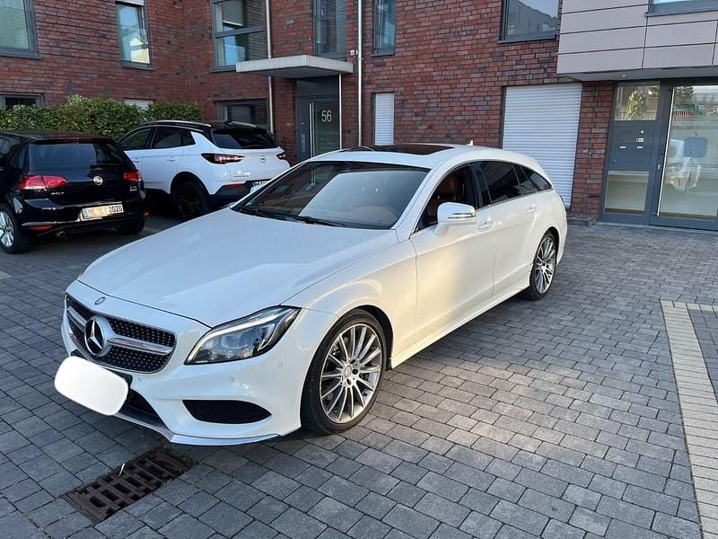 Weiß Gebraucht 2015 Mercedes CLS350 AMG line Kombi | 18.499 € (Guter Preis) - Bild 1/4