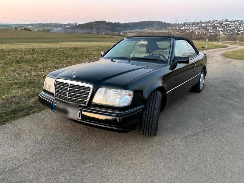 Schwarz Gebraucht 1993 Mercedes E320 Cabrio | 30.000 € - Bild 1/4