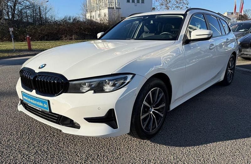 Gebraucht BMW 318 Advantage 150 PS (110 kW) 2022 Weiß Limousine