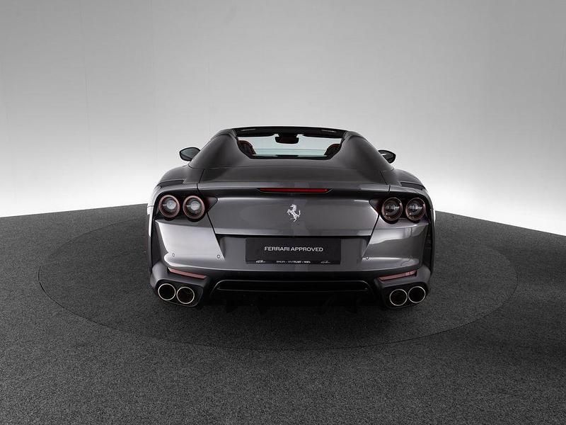 Gebraucht Ferrari 812 799 PS (587 kW) 2023 Grigio silverstone Cabrio