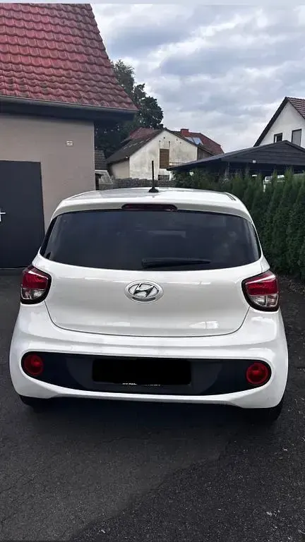 Gebraucht Hyundai i10 Style 87 PS (63 kW) 2018 Weiß Kleinwagen