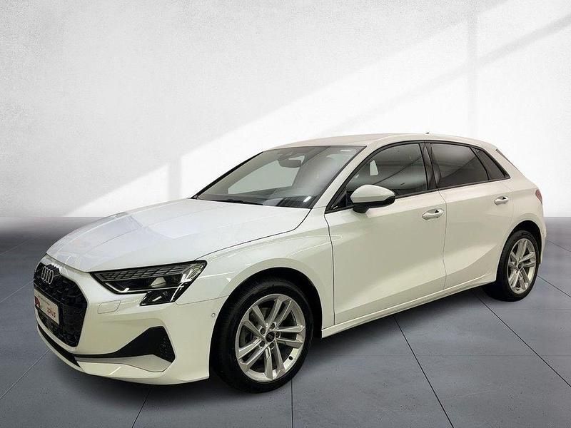 Gebraucht Audi A3 Advanced Plus 116 PS (85 kW) 2024 Arkonaweiß Limousine