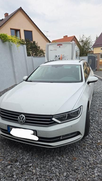 Weiß Gebraucht 2017 VW Passat Trendline Kombi | 12.490 € (Guter Preis) - Bild 1/3