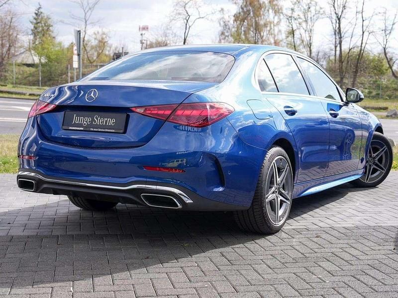 Gebraucht Mercedes C300e AMG 313 PS (230 kW) 2024 Spektralblau metallic Limousine