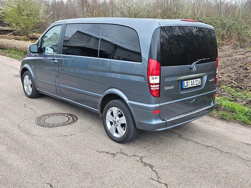 Gebraucht Mercedes Viano 224 PS (164 kW) 2012 Grau Van / Kleinbus