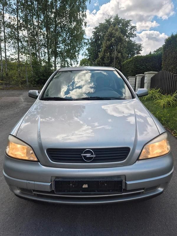 Gebraucht Opel Astra 75 PS (55 kW) 2000 Silber Coupé