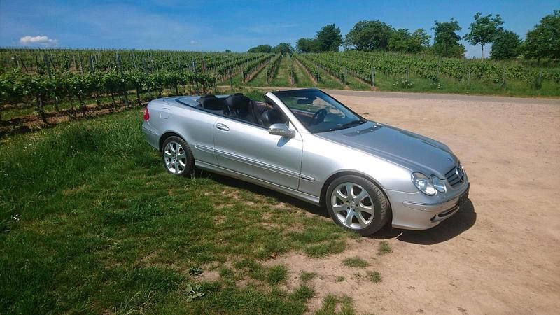 Silber Gebraucht 2003 Mercedes CLK320 Cabrio | 13.000 € (Teuer) - Bild 1/4