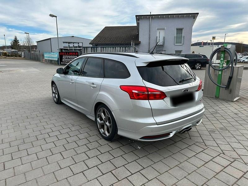Gebraucht Ford Focus Sport 250 PS (183 kW) 2017 Silber Kombi