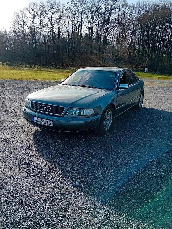 Grau Gebraucht 1995 Audi A8 Limousine | 2.900 € - Bild 1/4