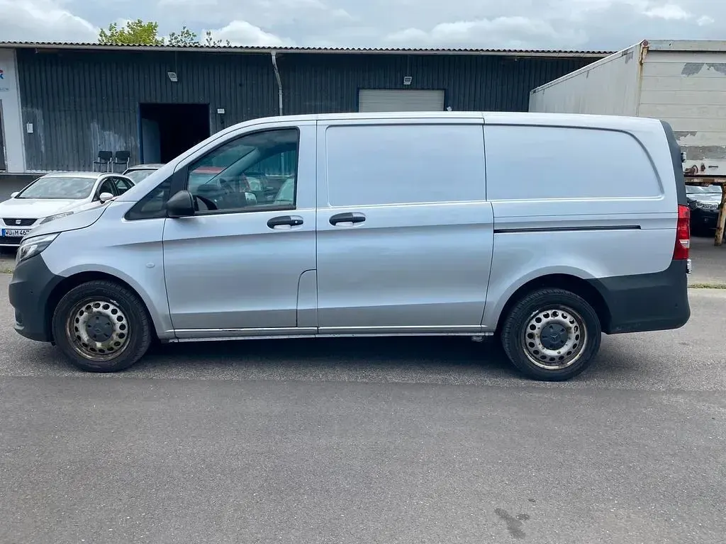 Gebraucht Mercedes Vito 136 PS (100 kW) 2020 Silber Van