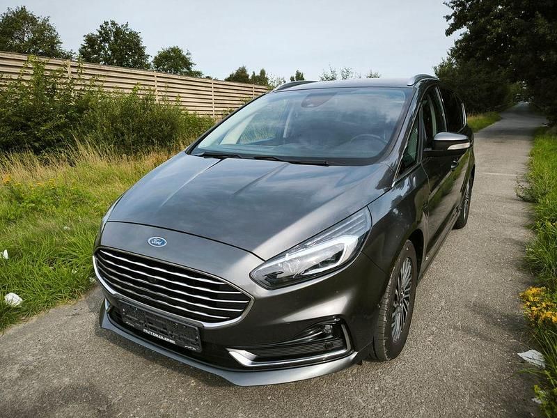 Grau Gebraucht 2020 Ford S-MAX ST-Line Van / Kleinbus | 24.000 € (Guter Preis) - Bild 1/4