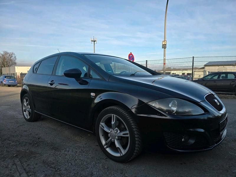 Schwarz Gebraucht 2009 Seat Leon Limousine | 1.750 € (Fairer Preis) - Bild 1/4