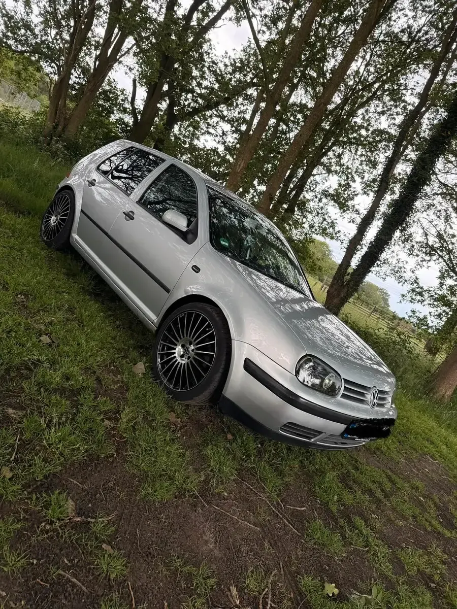 Gebraucht VW Golf IV 75 PS (55 kW) 2000 Silber Kleinwagen