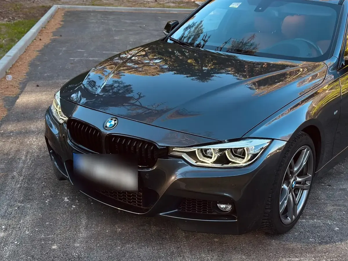 Gebraucht BMW 318 M Sport 136 PS (100 kW) 2019 Grau Kombi