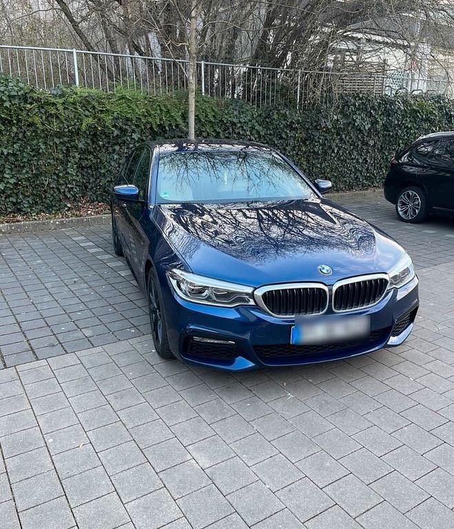 Gebraucht BMW 530 M Sport 252 PS (185 kW) 2017 Blau Limousine