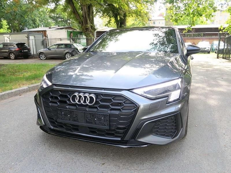 Daytonagrau perleffekt Gebraucht 2022 Audi A3 Sportback S-Line Kleinwagen | 27.900 € (Fairer Preis) - Bild 1/4